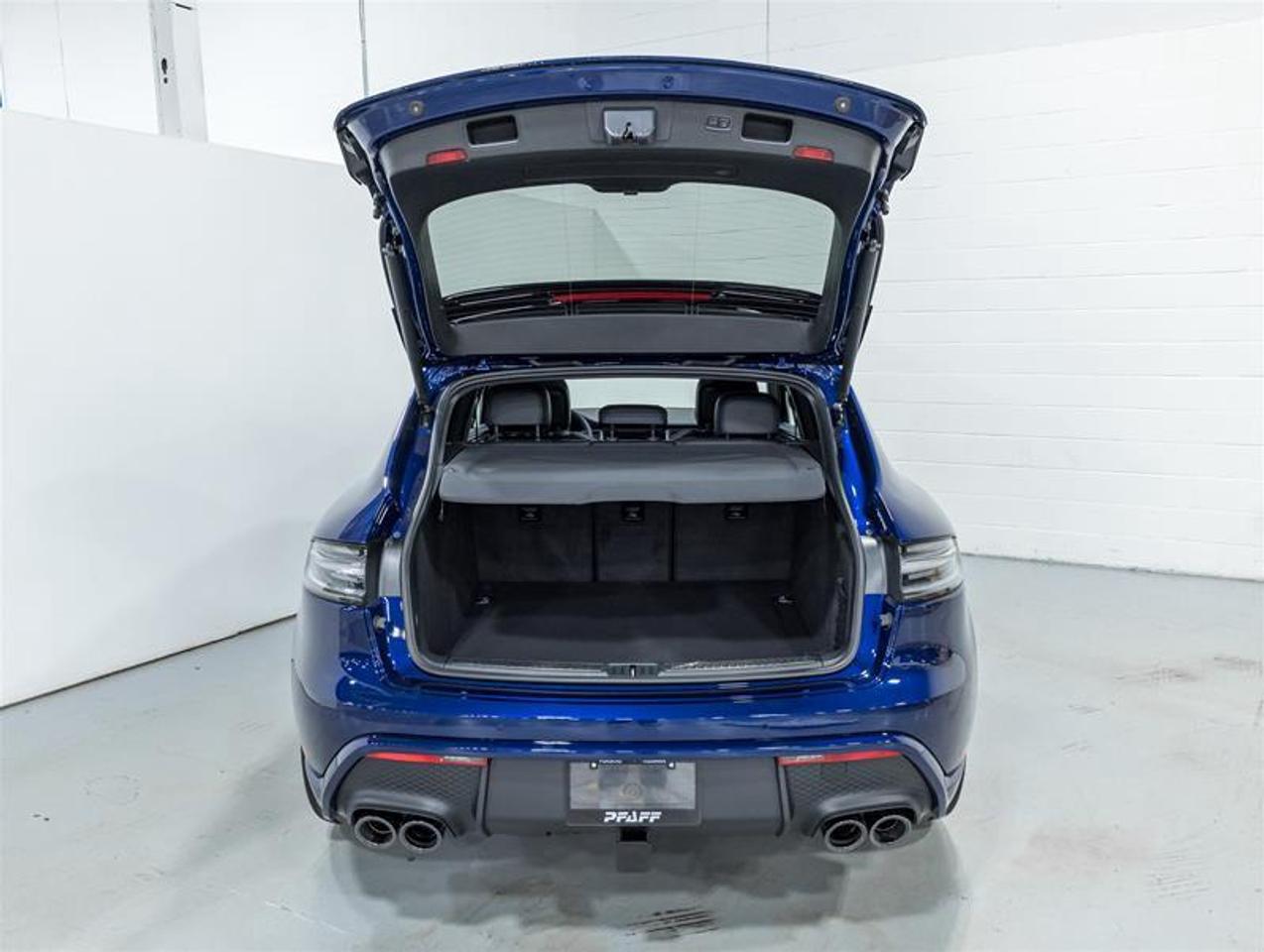 2026 Porsche Macan  Photo