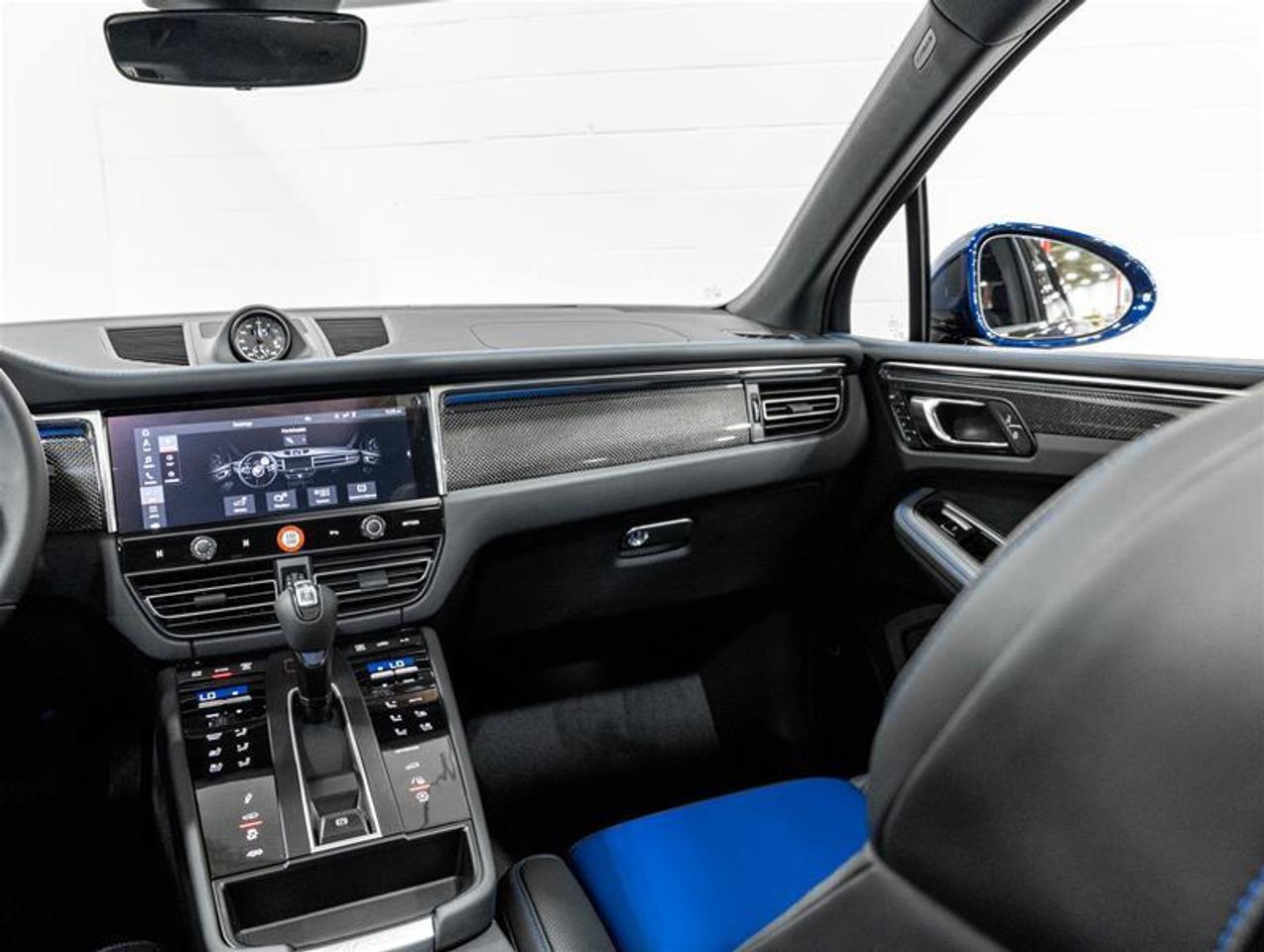 2026 Porsche Macan  Photo