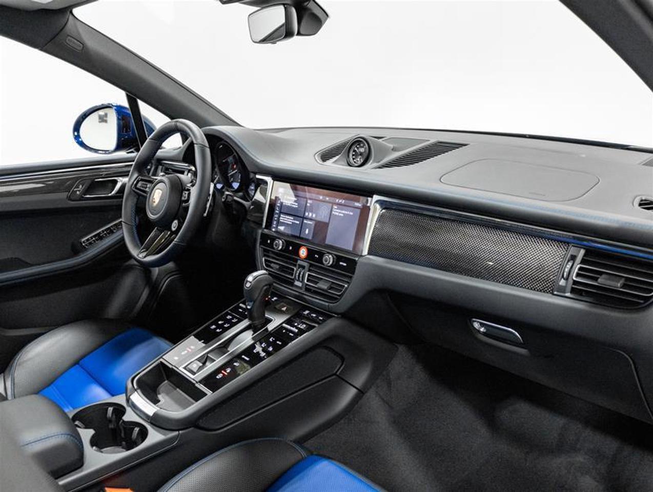 2026 Porsche Macan  Photo