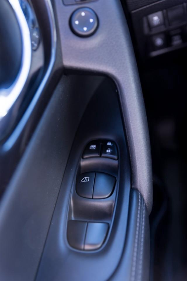 2018 Nissan Rogue SV 4dr All-wheel Drive Photo