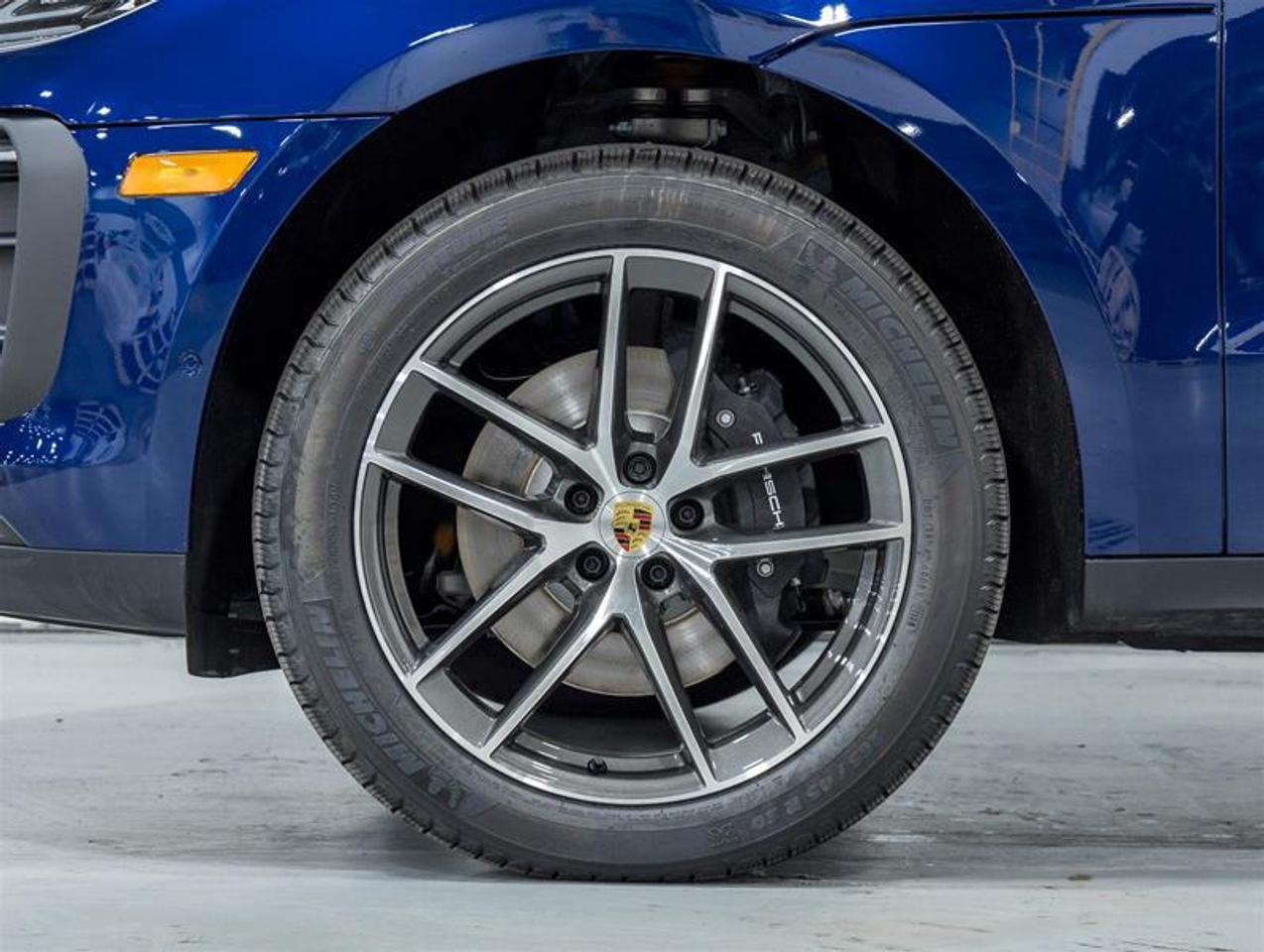 2026 Porsche Macan  Photo4