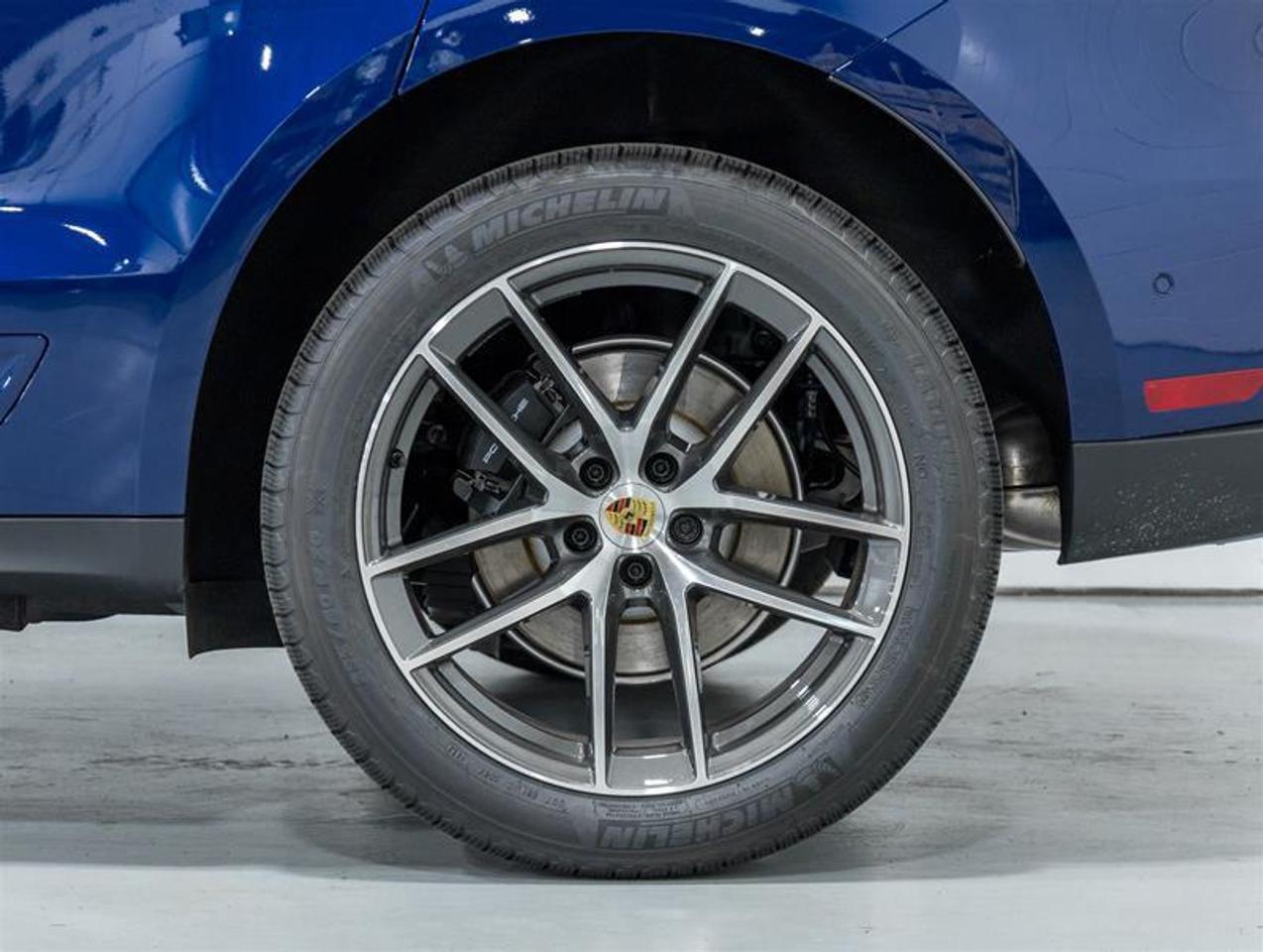 2026 Porsche Macan  Photo
