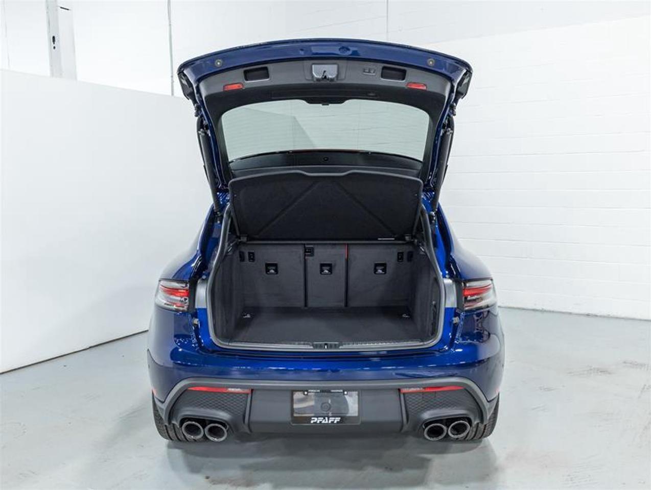 2026 Porsche Macan  Photo