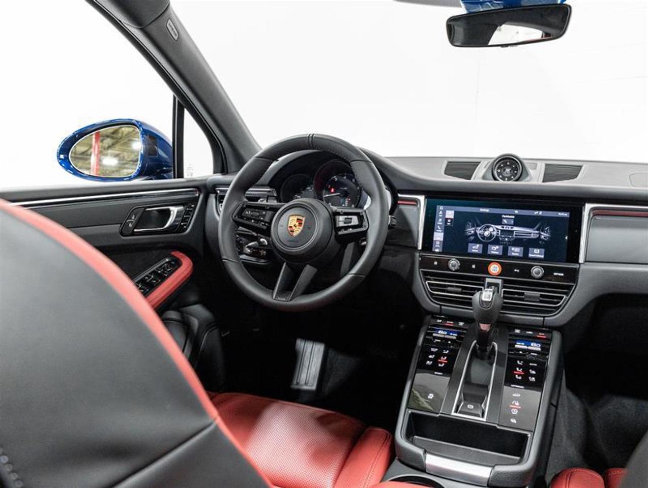 2026 Porsche Macan  Photo