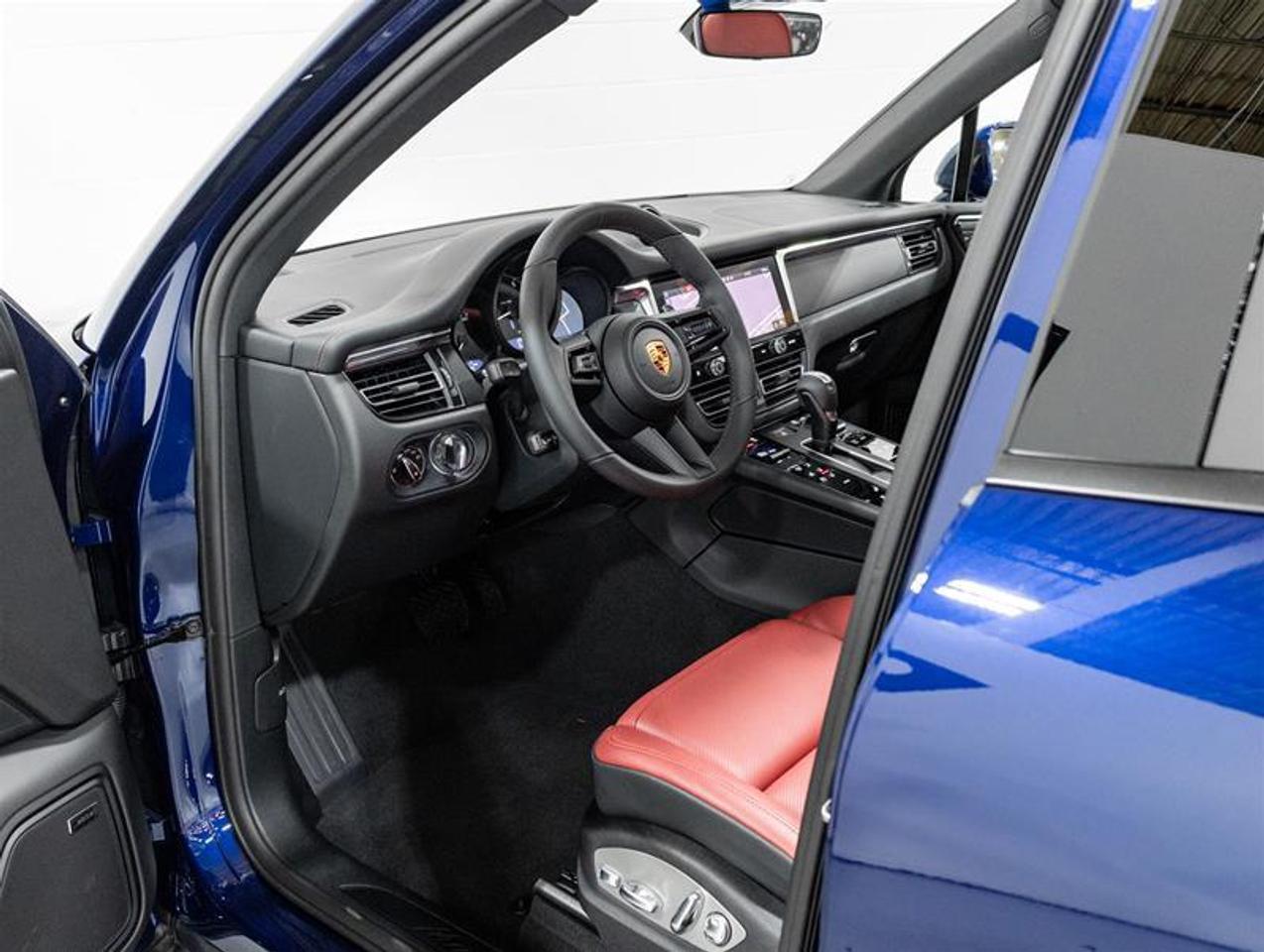 2026 Porsche Macan  Photo