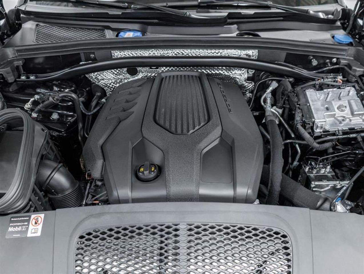 2026 Porsche Macan  Photo5