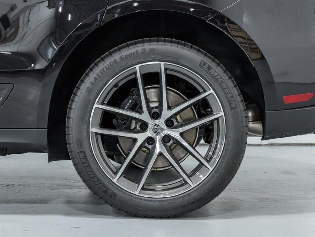 2026 Porsche Macan  Photo