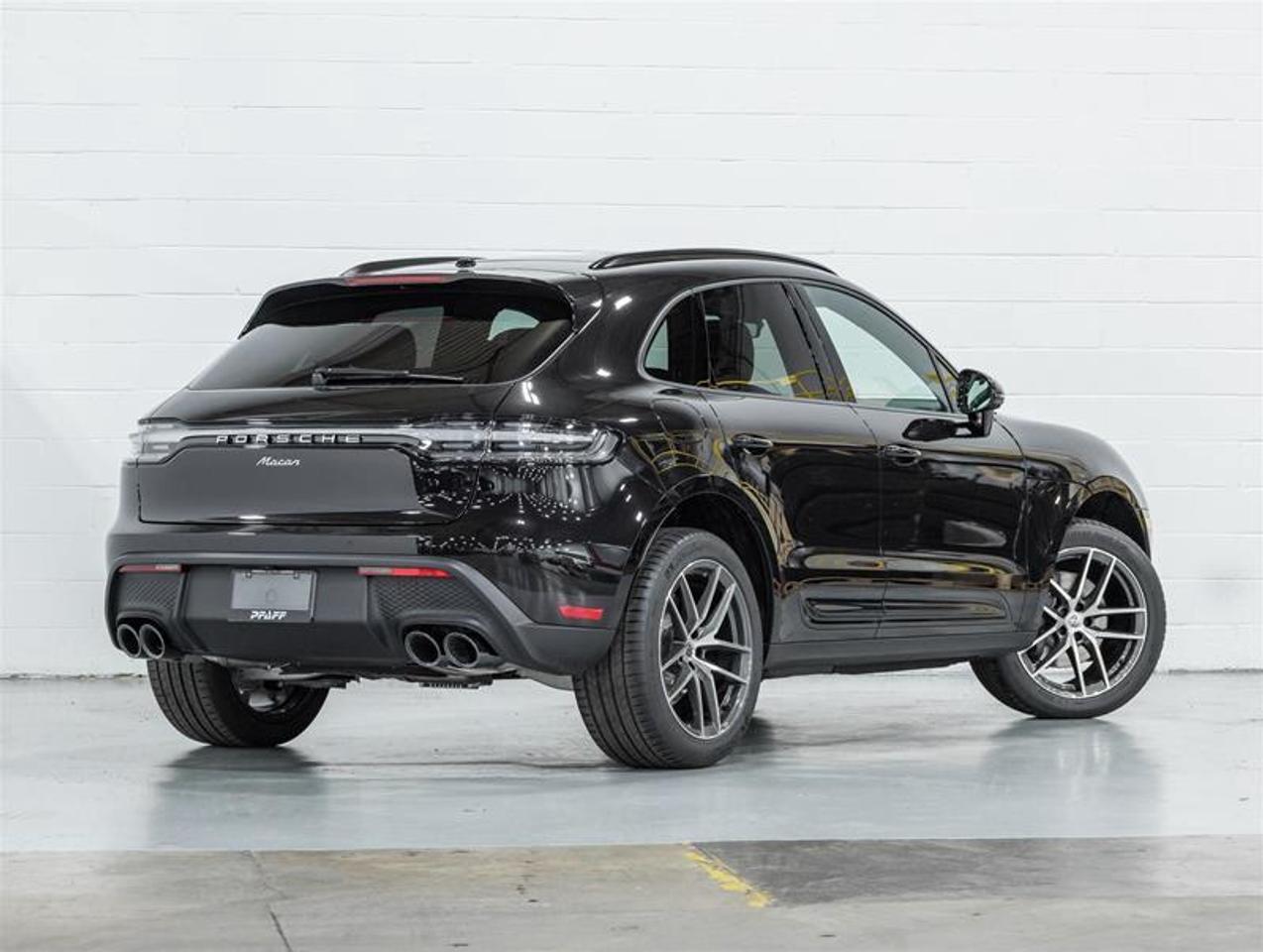 2026 Porsche Macan  Photo