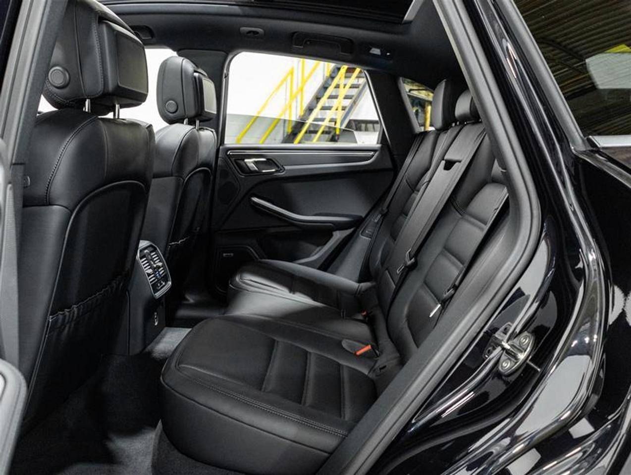 2026 Porsche Macan  Photo