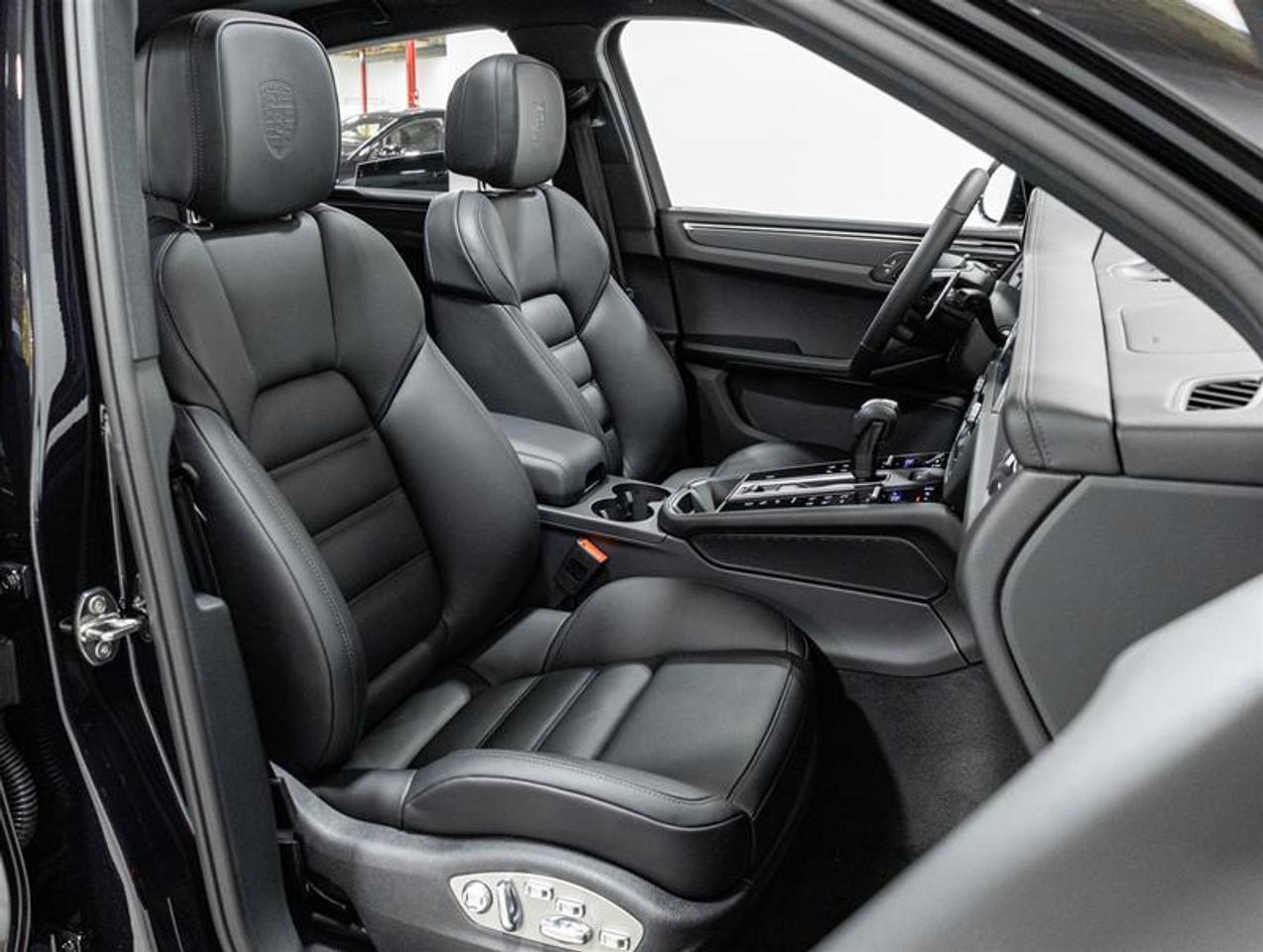 2026 Porsche Macan  Photo