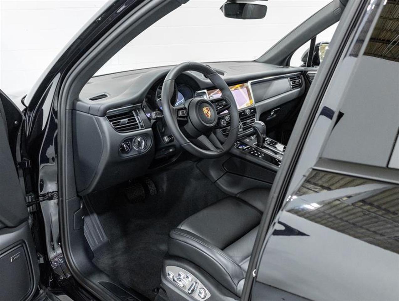 2026 Porsche Macan  Photo