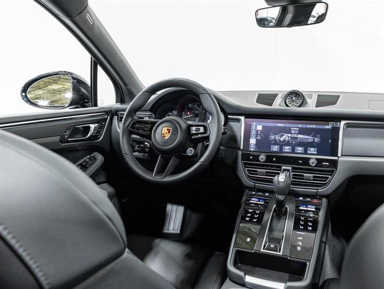2026 Porsche Macan  Photo