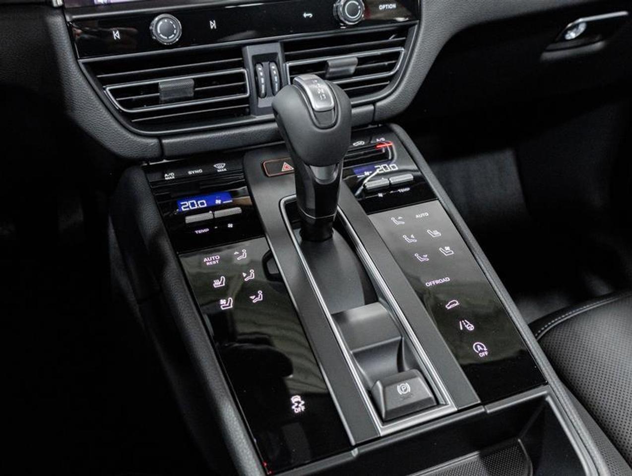 2026 Porsche Macan  Photo