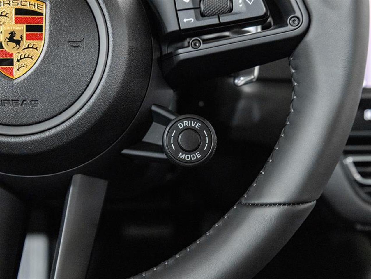 2026 Porsche Macan  Photo