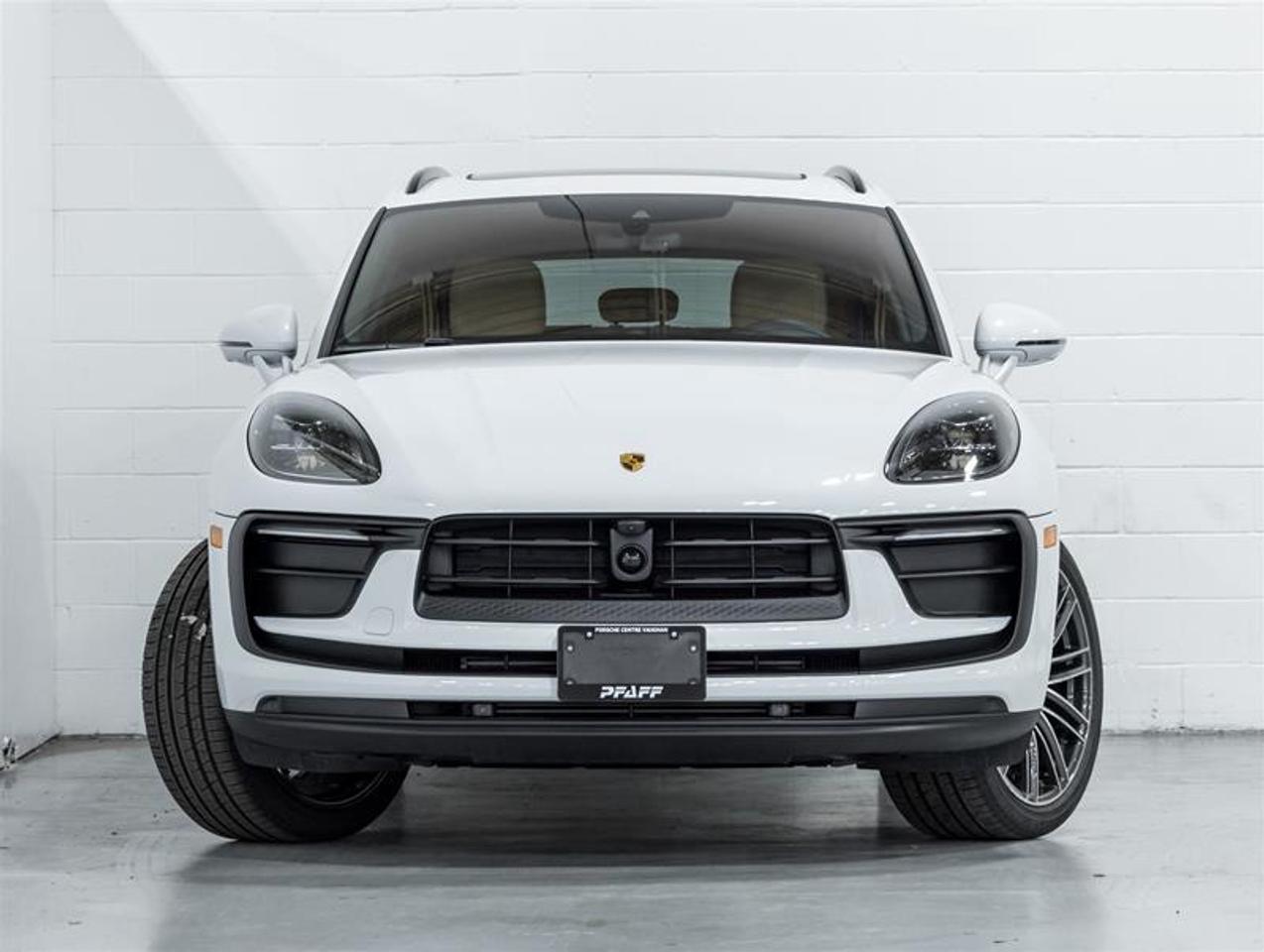 2026 Porsche Macan  Photo2