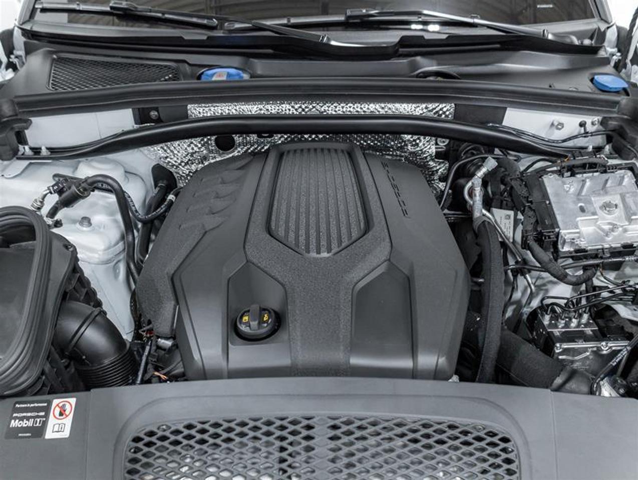2026 Porsche Macan  Photo