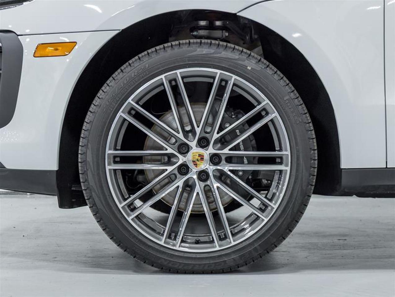2026 Porsche Macan  Photo