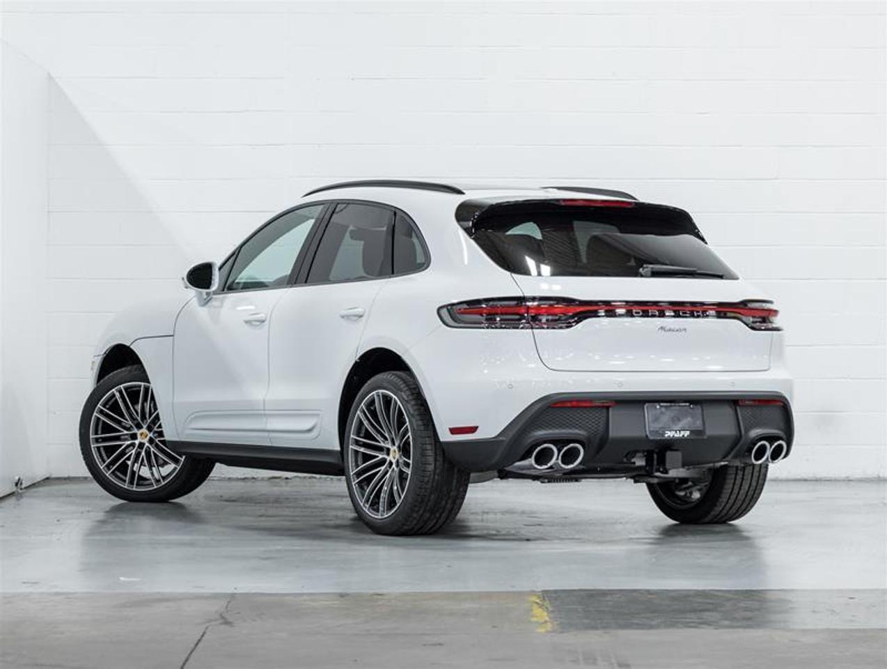 2026 Porsche Macan  Photo