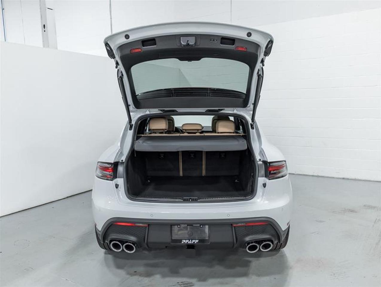2026 Porsche Macan  Photo