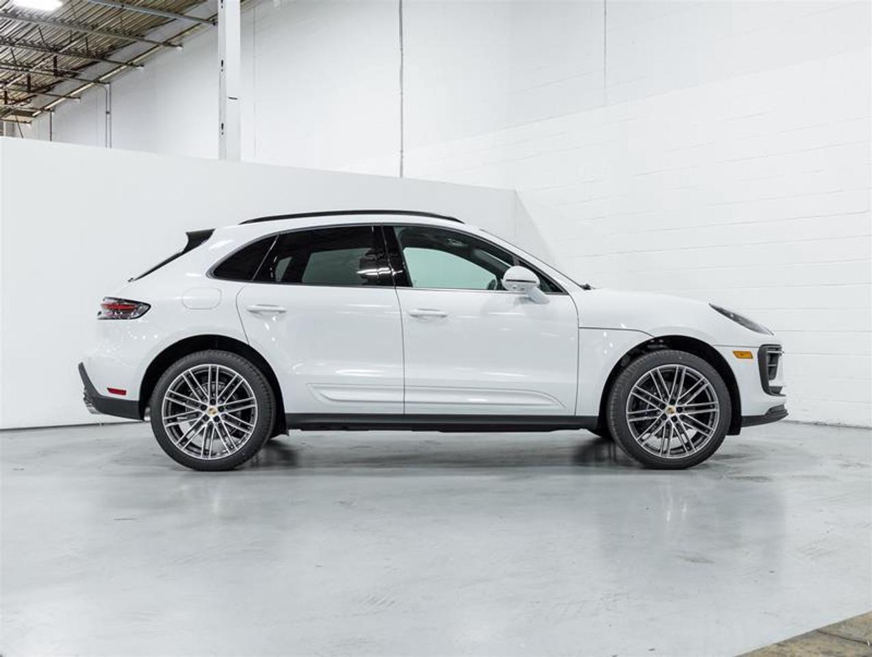 2026 Porsche Macan  Photo