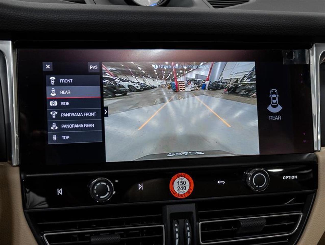 2026 Porsche Macan  Photo