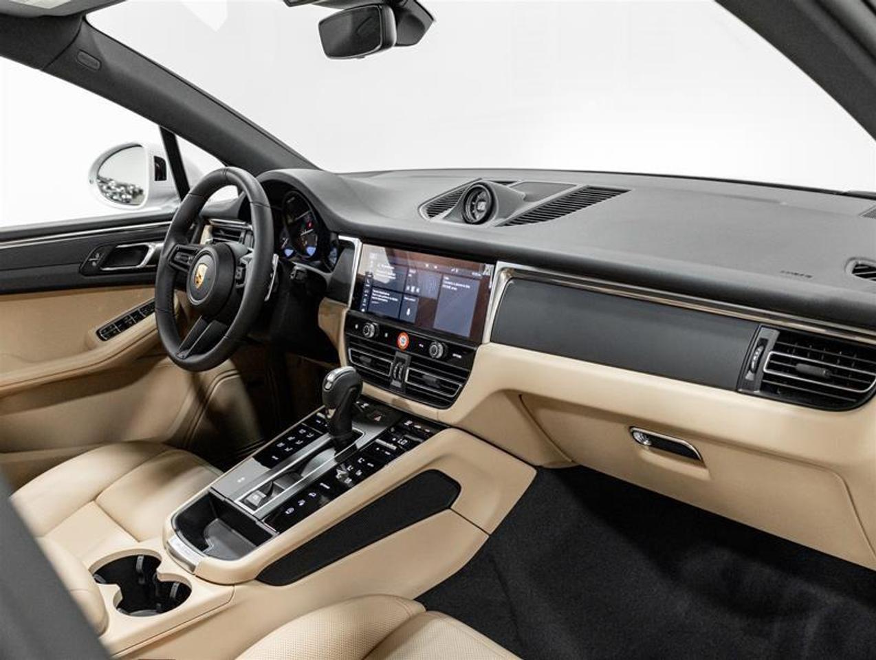 2026 Porsche Macan  Photo