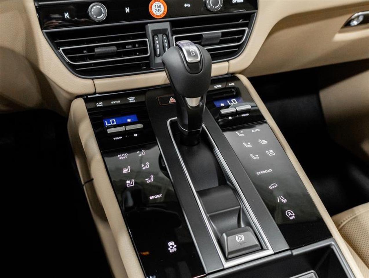2026 Porsche Macan  Photo