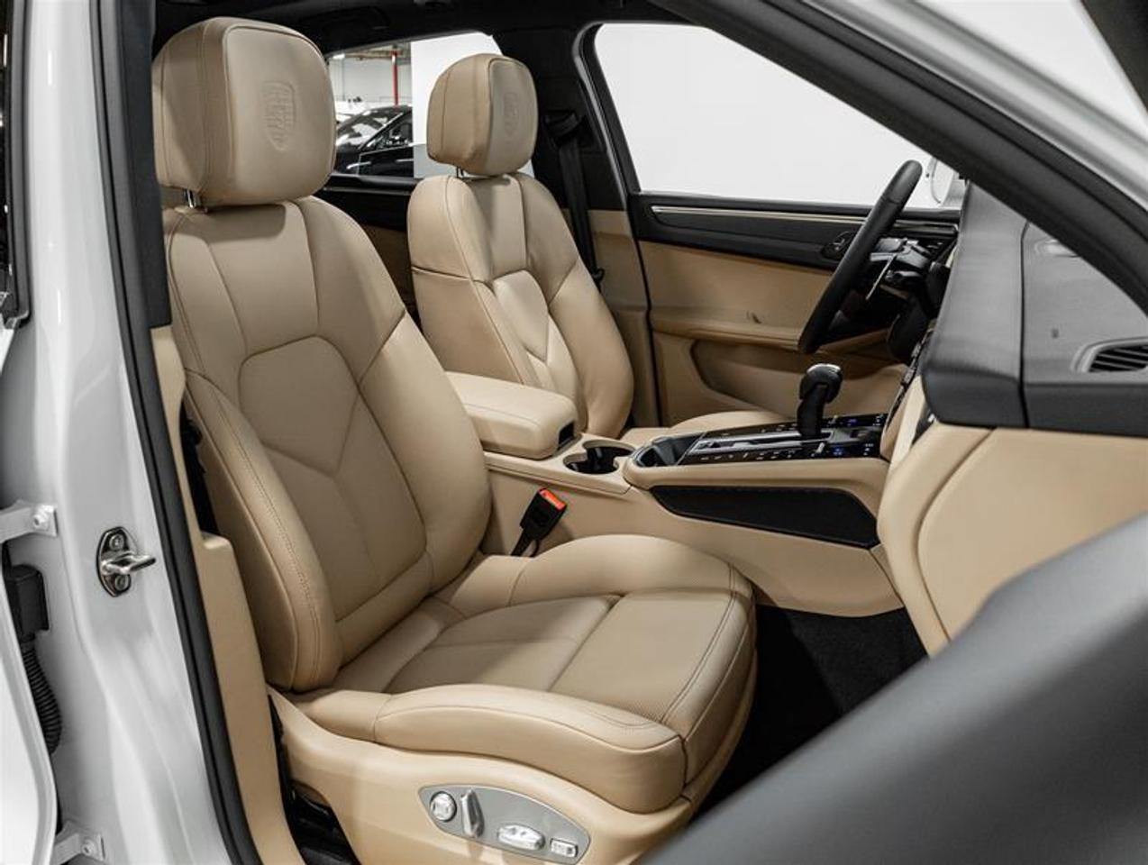 2026 Porsche Macan  Photo