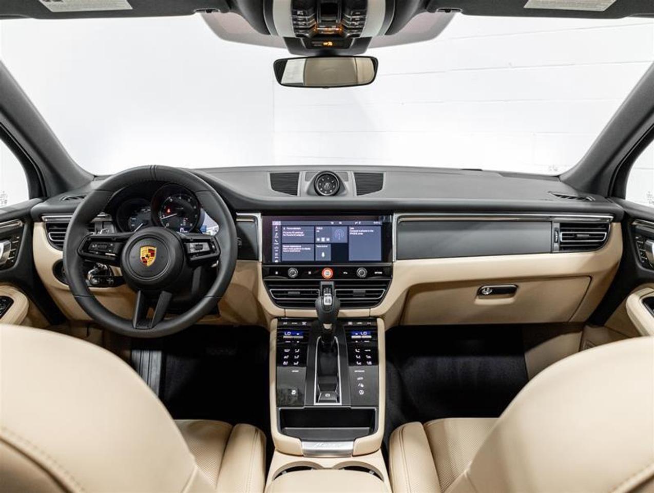 2026 Porsche Macan  Photo