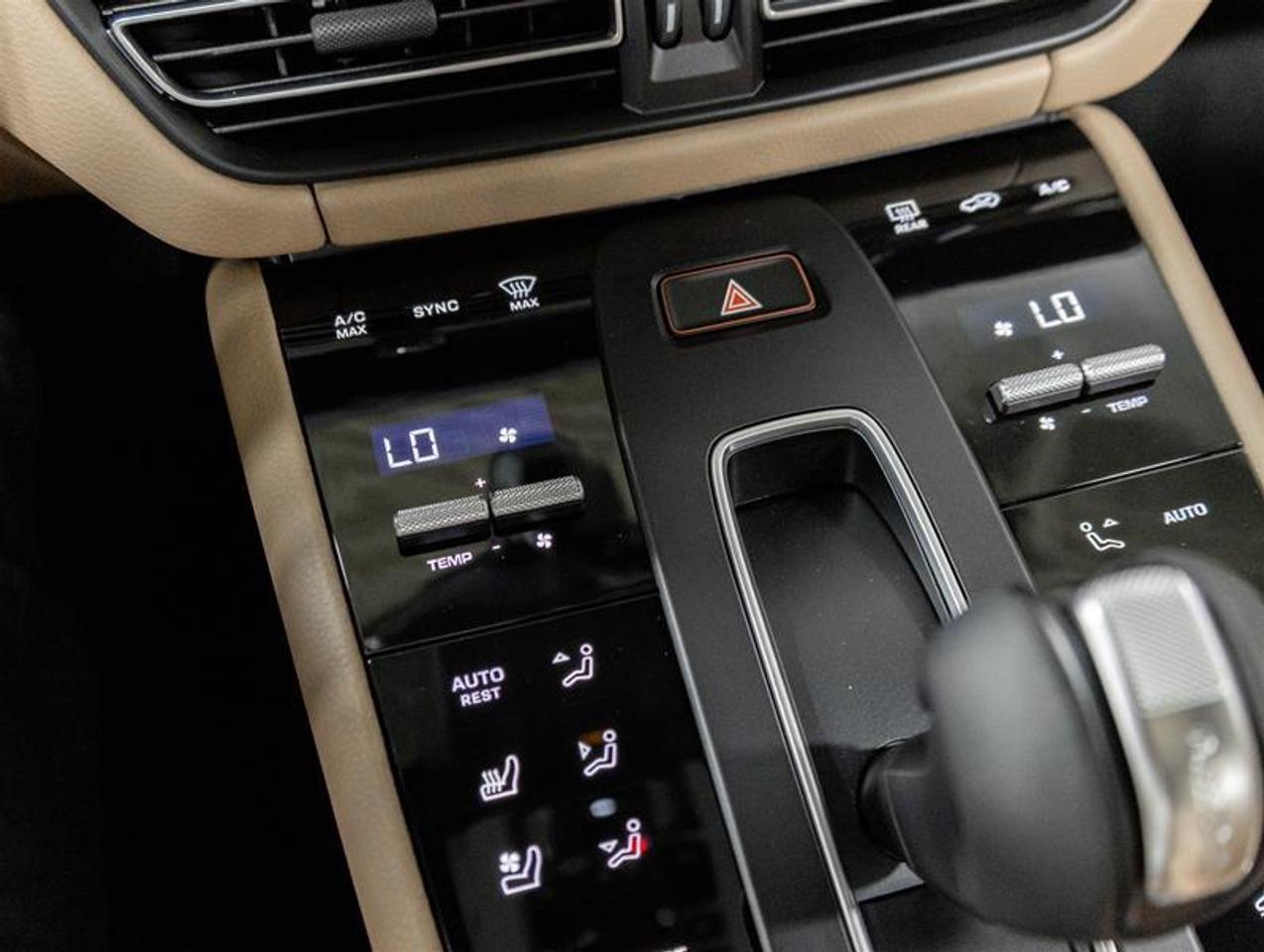 2026 Porsche Macan  Photo