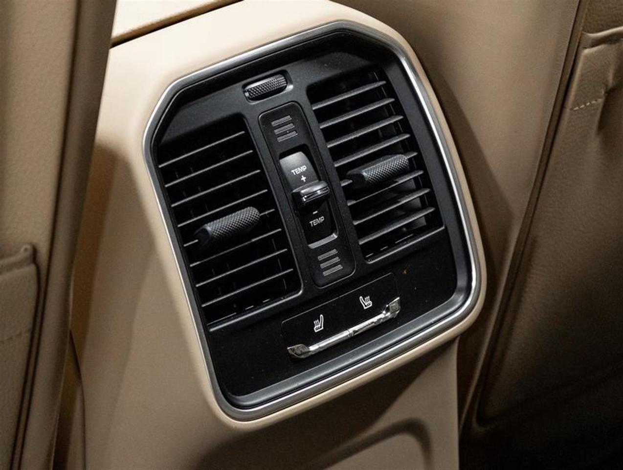 2026 Porsche Macan  Photo