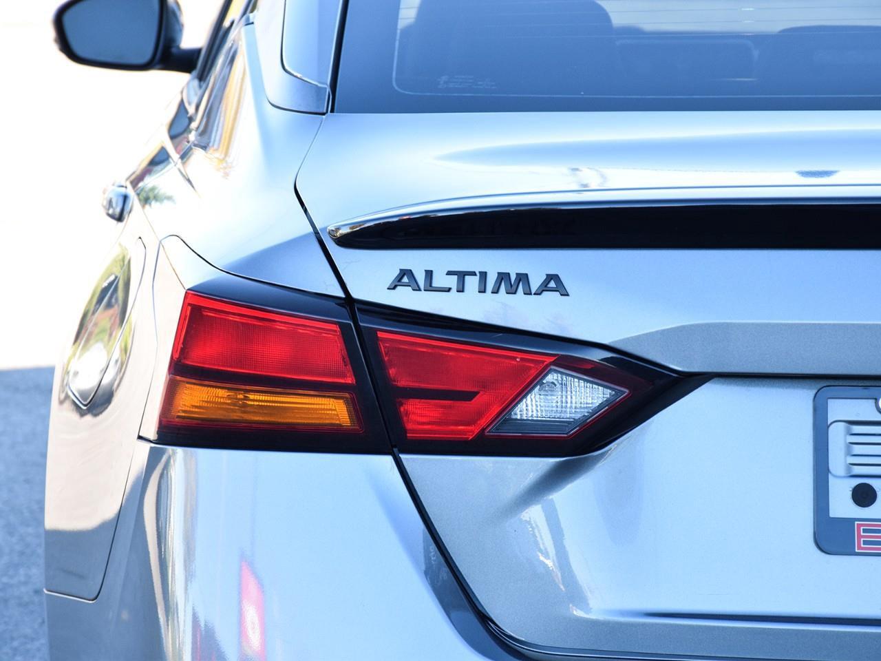 2022 Nissan Altima 2.5 SR Midnight Edition All-Wheel Drive Sedan Photo