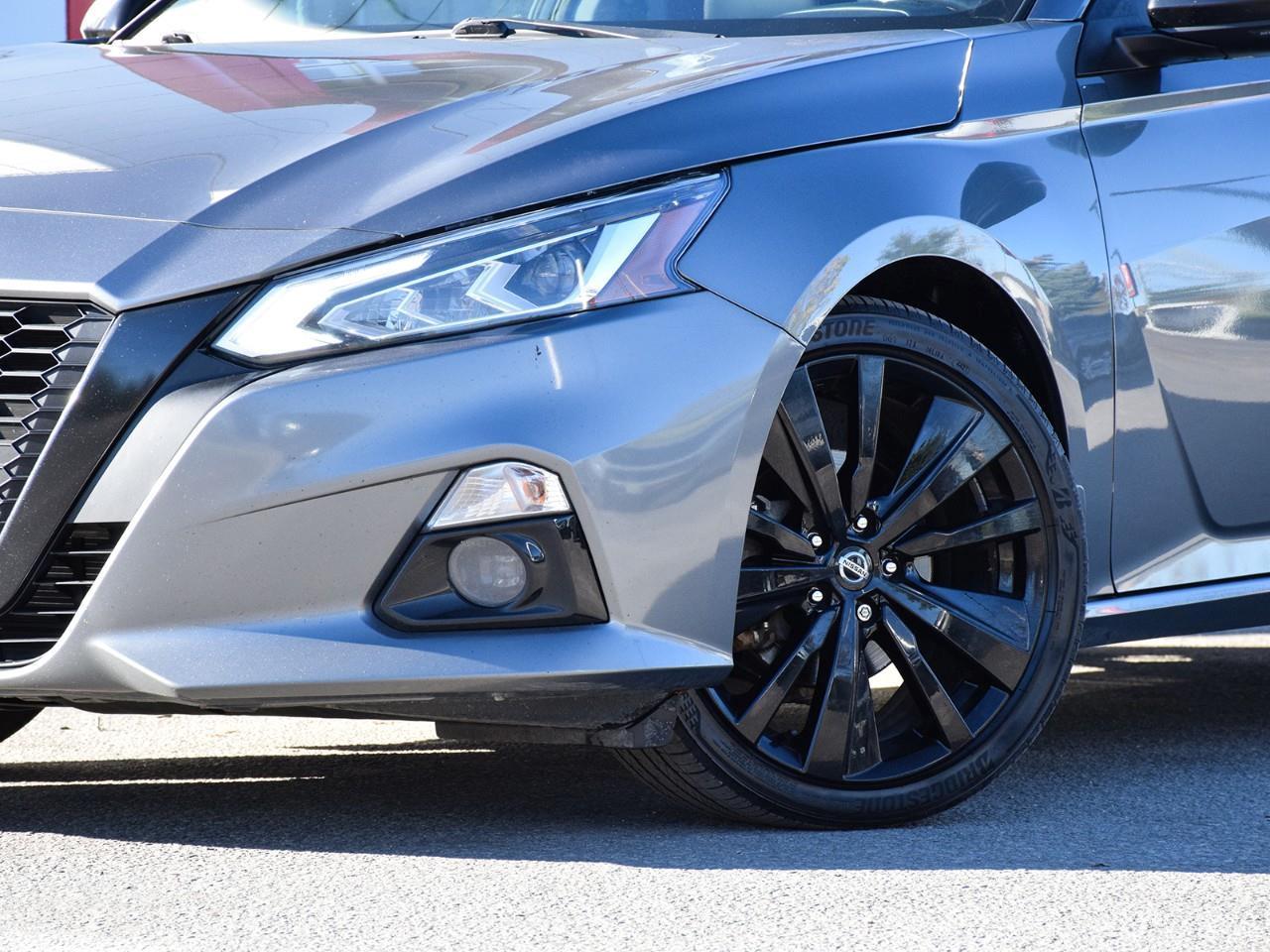 2022 Nissan Altima 2.5 SR Midnight Edition All-Wheel Drive Sedan Photo