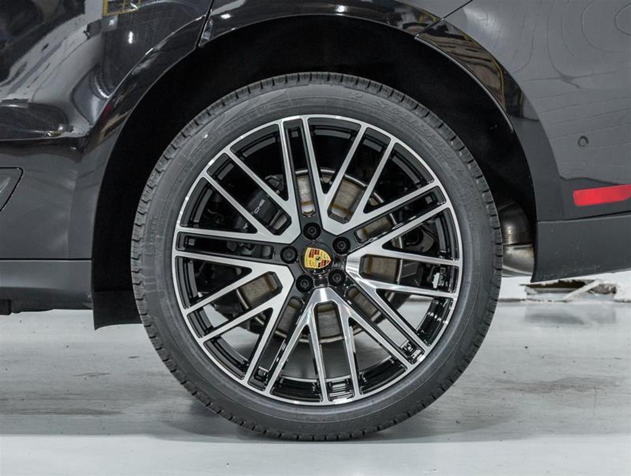 2026 Porsche Macan  Photo