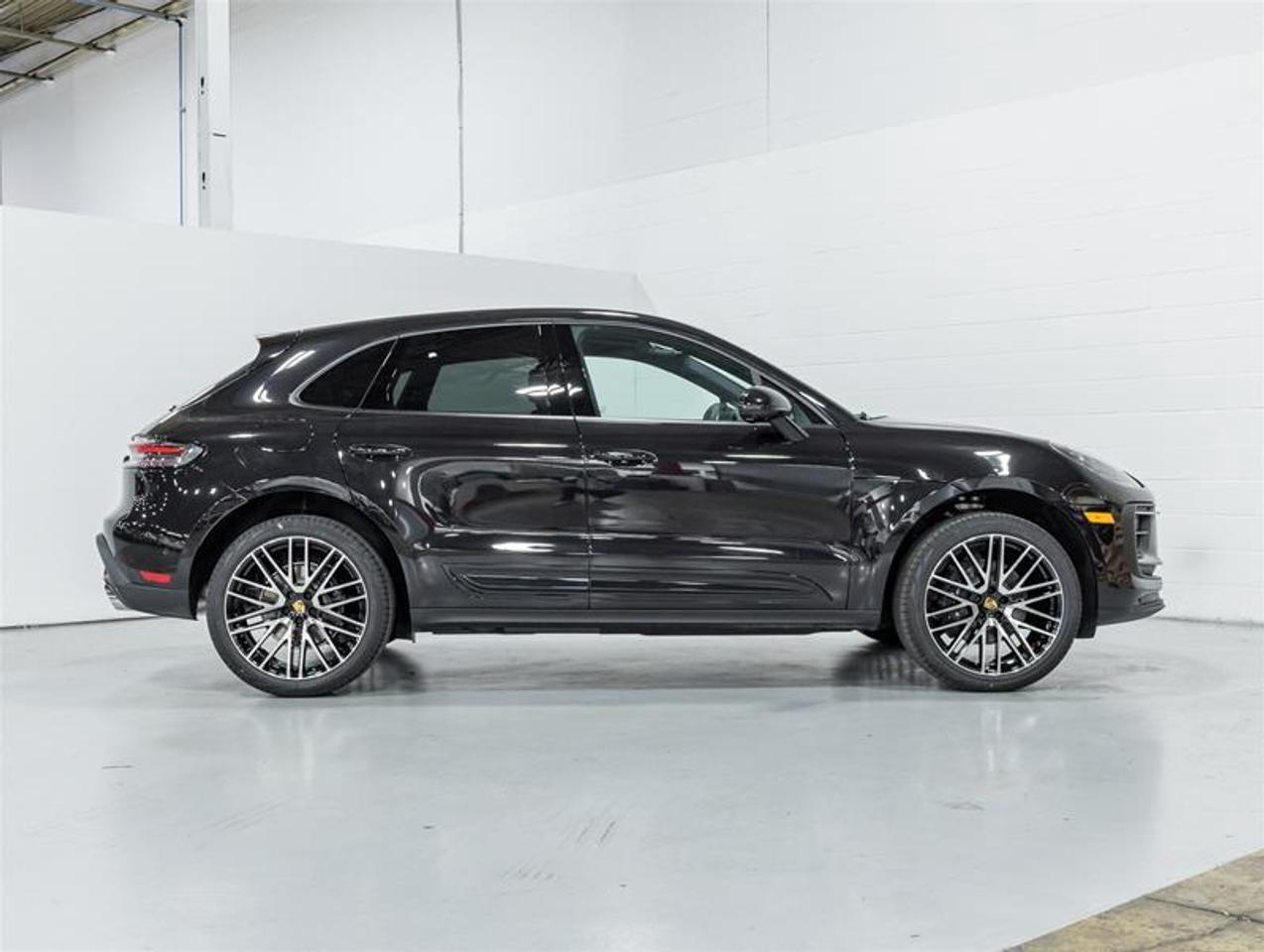 2026 Porsche Macan  Photo
