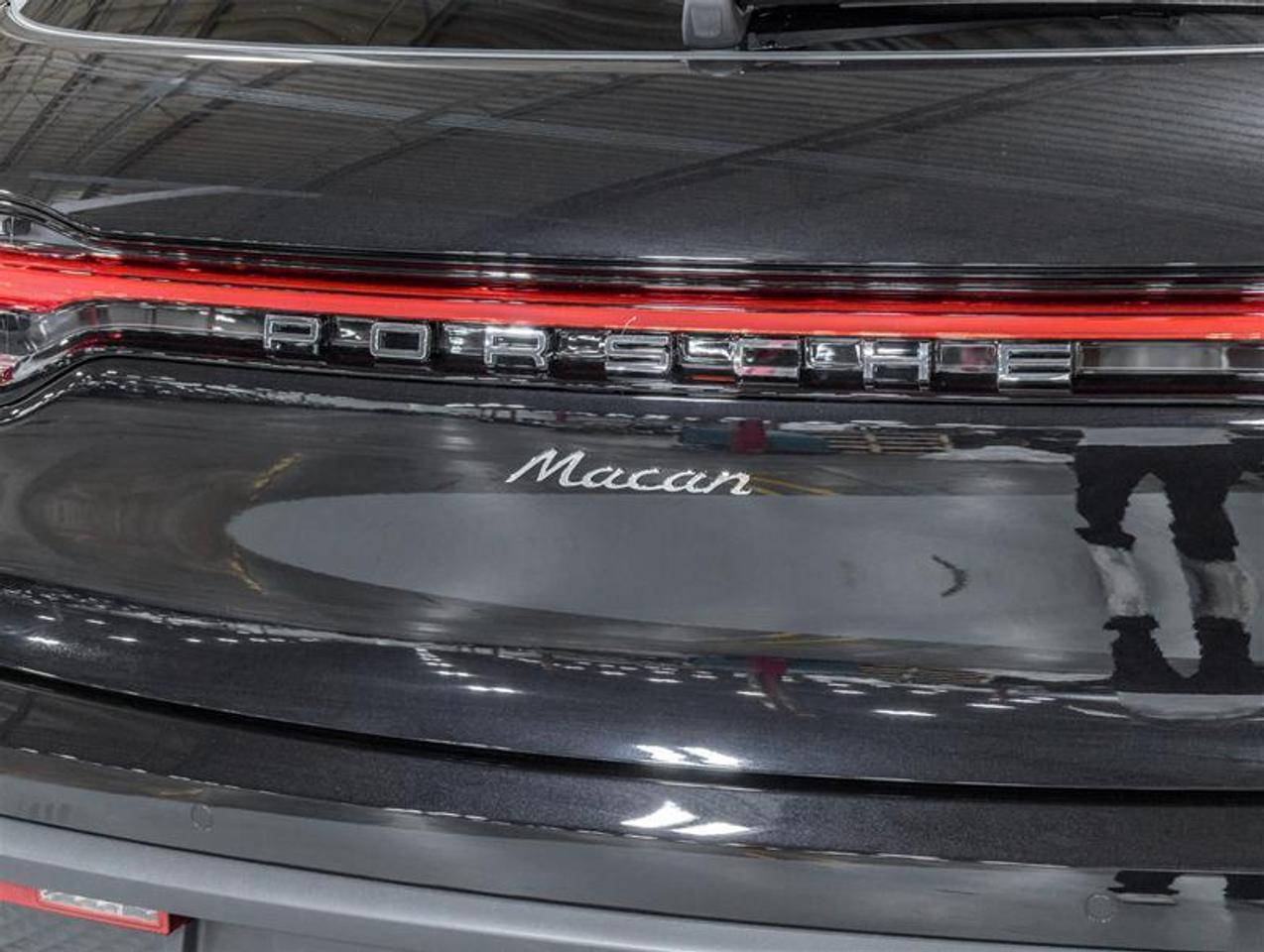 2026 Porsche Macan  Photo