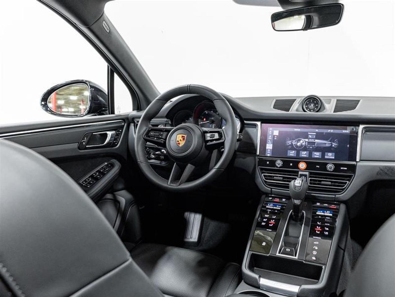 2026 Porsche Macan  Photo