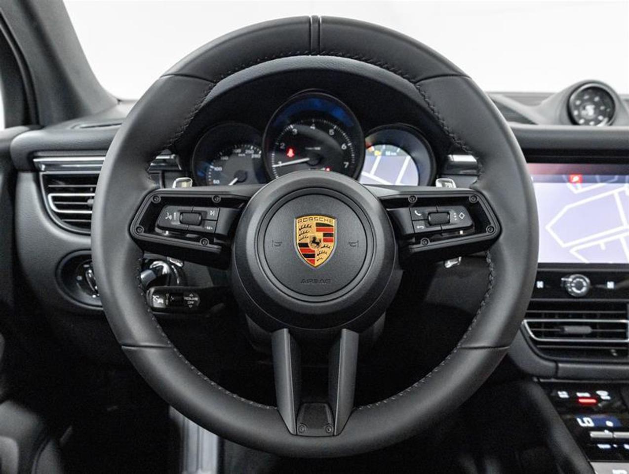 2026 Porsche Macan  Photo