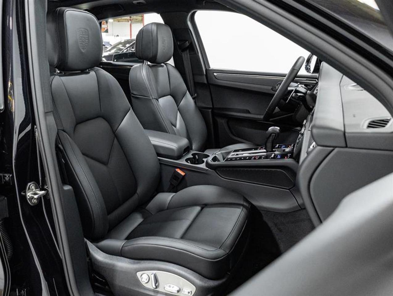 2026 Porsche Macan  Photo