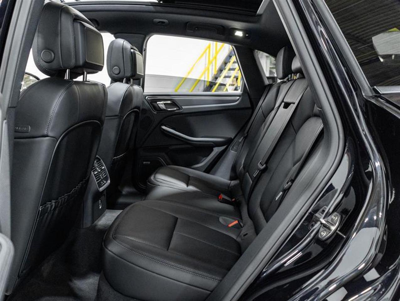 2026 Porsche Macan  Photo