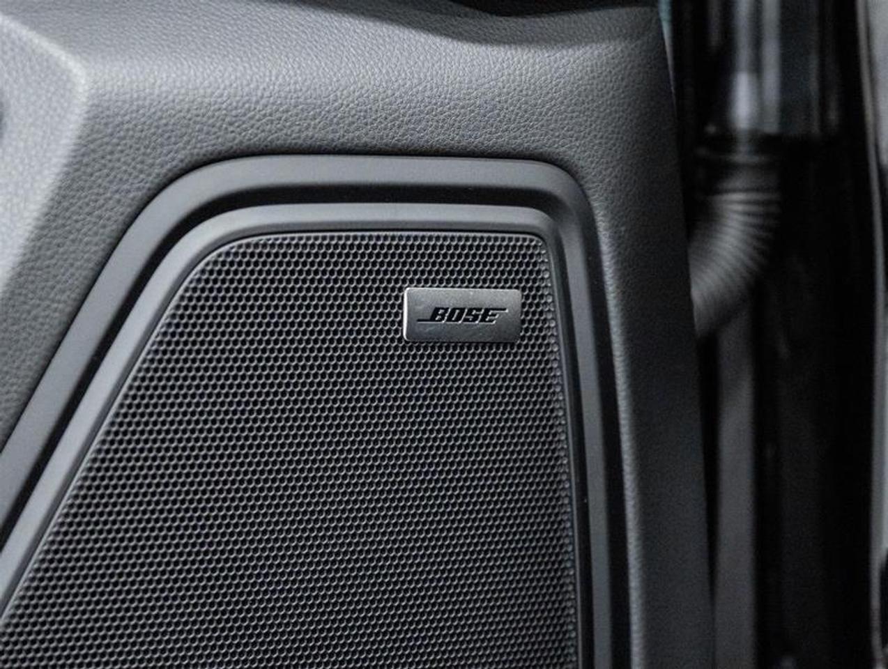 2026 Porsche Macan  Photo