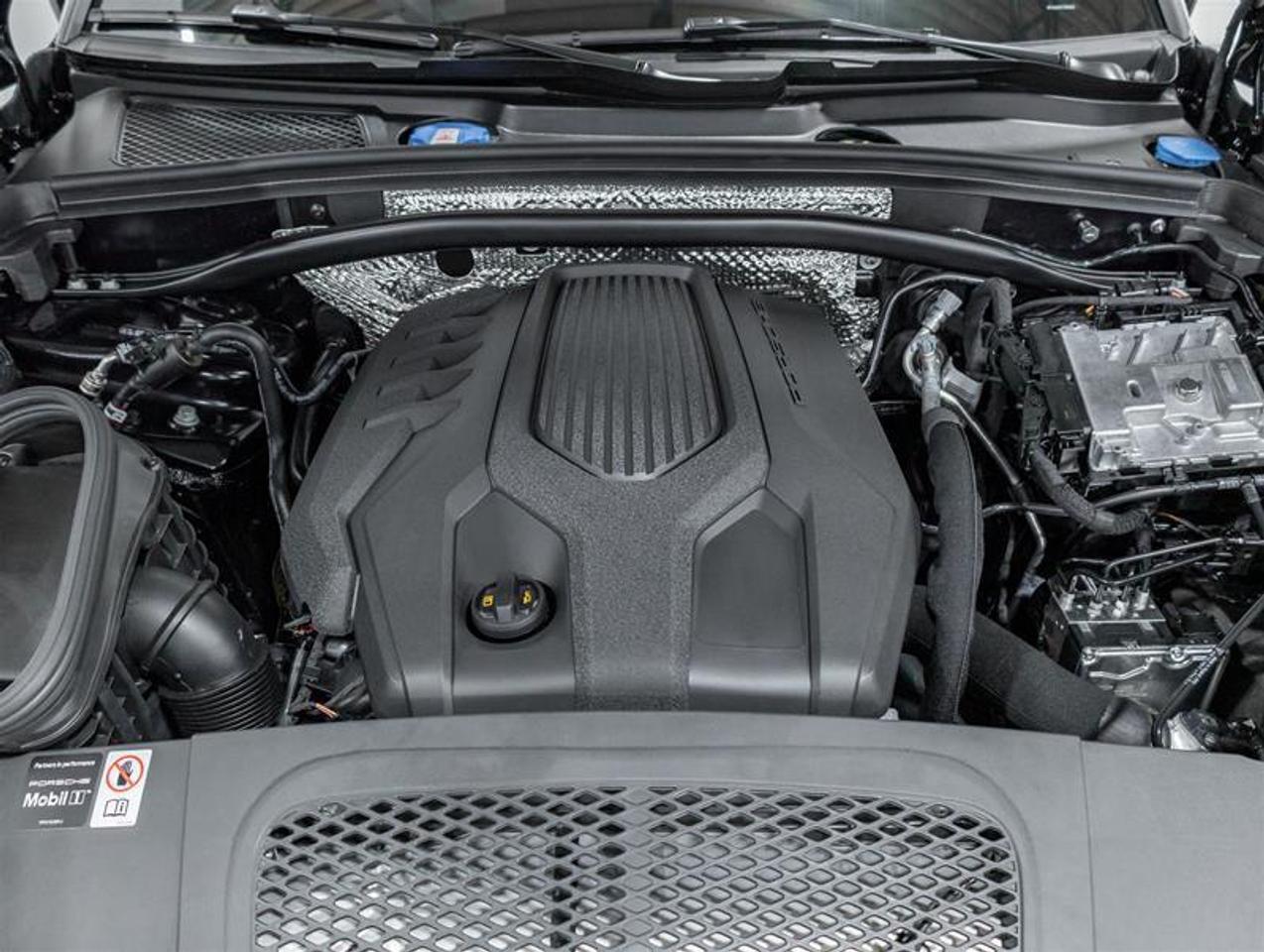 2026 Porsche Macan  Photo5