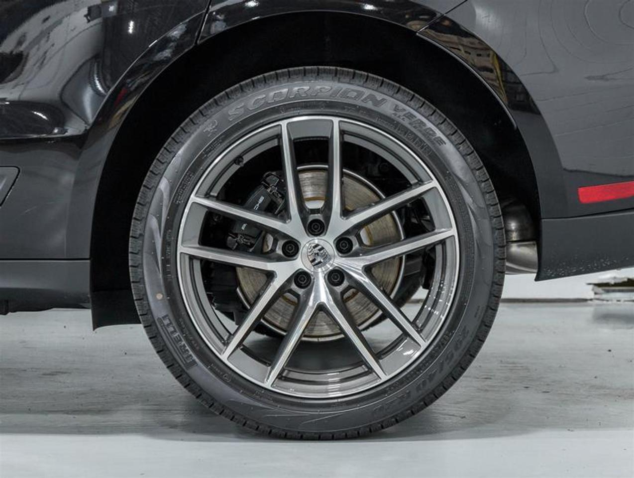 2026 Porsche Macan  Photo