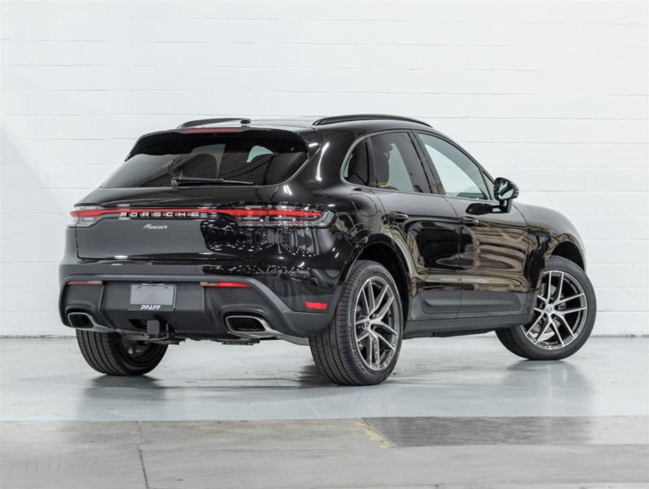 2026 Porsche Macan  Photo