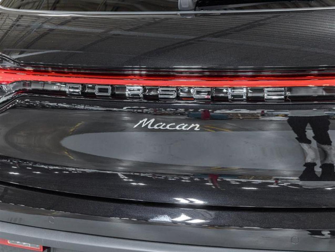2026 Porsche Macan  Photo