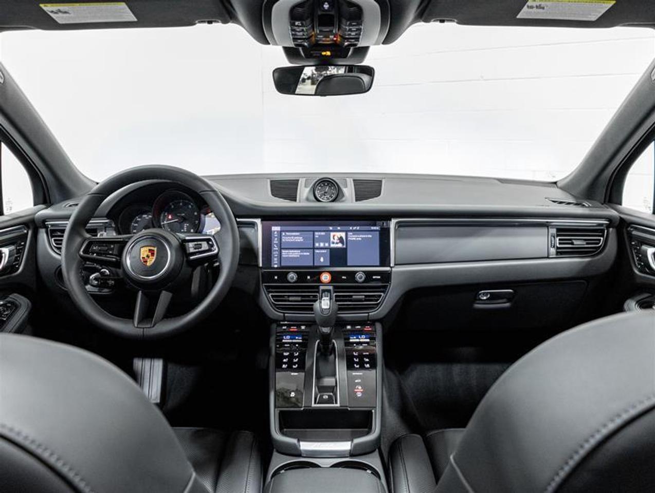 2026 Porsche Macan  Photo