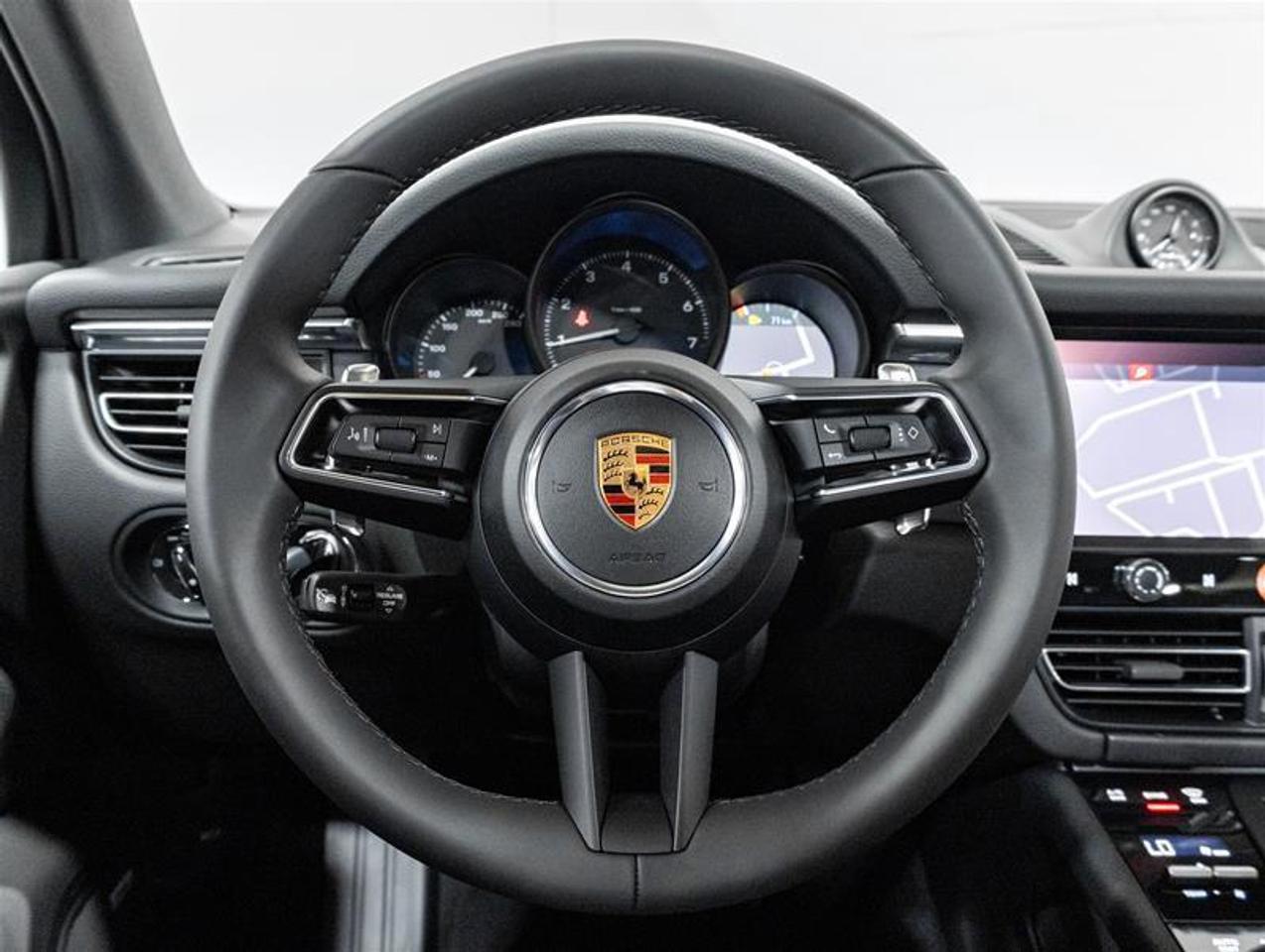 2026 Porsche Macan  Photo
