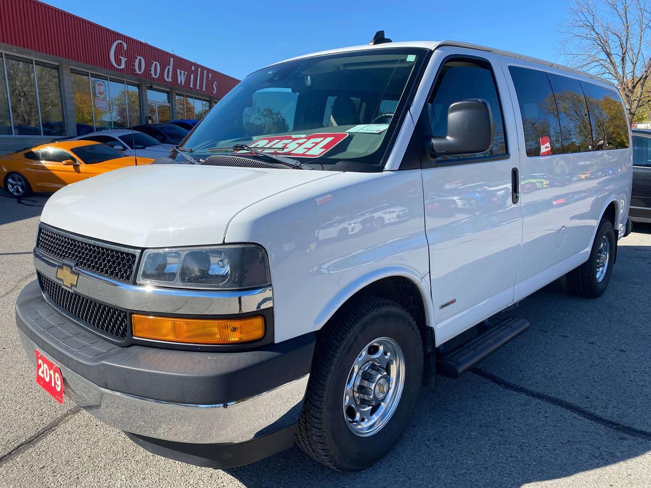 2019 Chevrolet Express Passenger LT, 2.8L DIESEL, CLEAN CARFAX, 12 PASS, BACKUP CAM Photo3