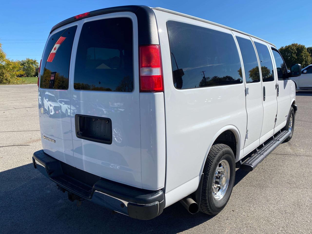 2019 Chevrolet Express Passenger LT, 2.8L DIESEL, CLEAN CARFAX, 12 PASS, BACKUP CAM Photo