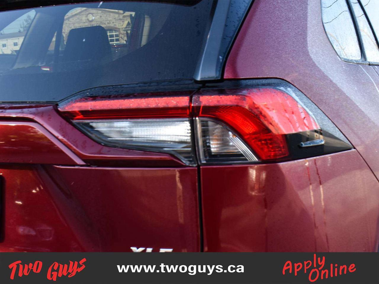 2021 Toyota RAV4 XLE AWD Sunroof Photo